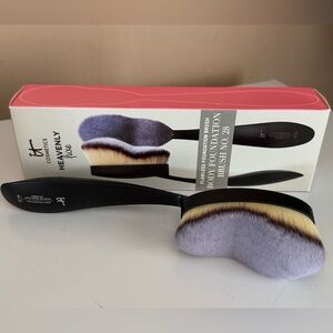 IT COSMETICS HEAVENLY LUXE FLAWLESS BODY FOUNDATION BRUSH NO. 28 NEW